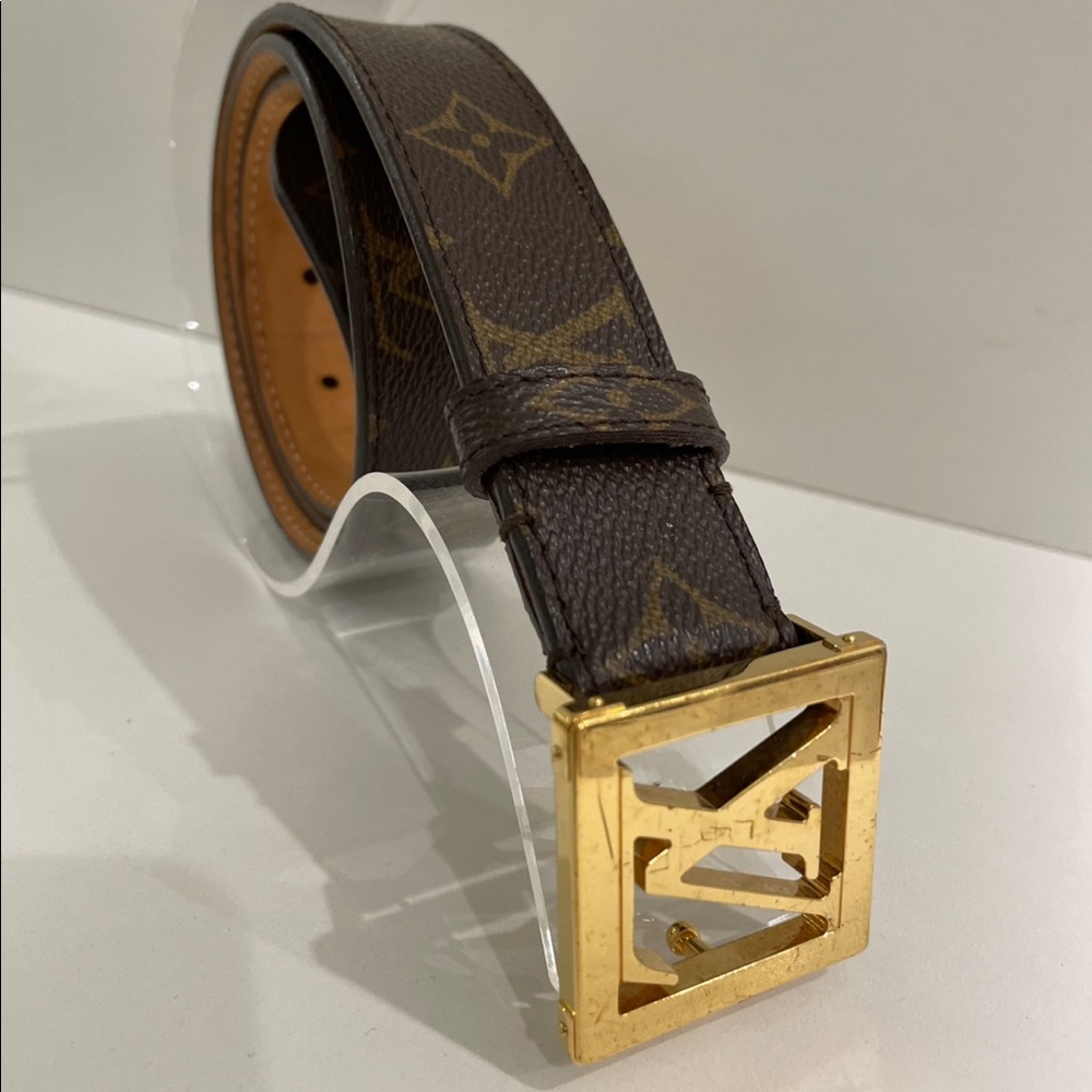 Louis Vuitton belt small